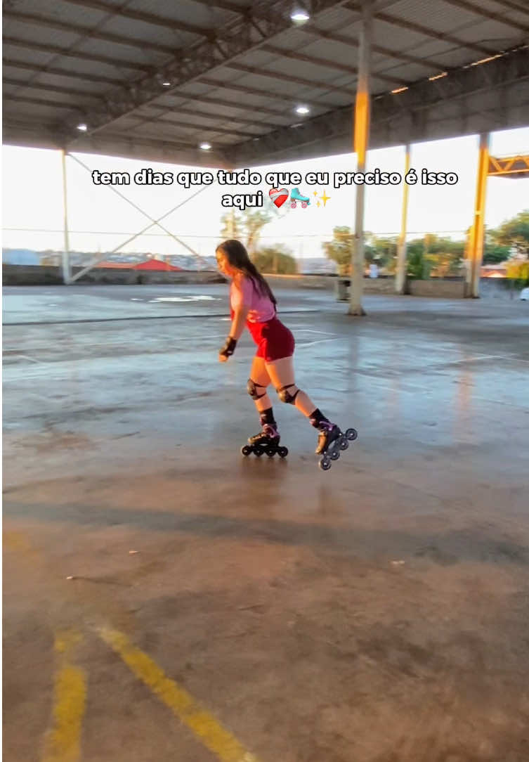 Tem dias que tudo que eu preciso é isso aqui 🛼✨💫 #patins #roller #leveza #viral #fouryou 