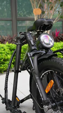 Snap. Gấp lại. Đi đi.   ⚡ ️ Trải nghiệm phanh ngay lập tức và sức mạnh im lặng của xe đạp điện mới của chúng tôi. Tăng âm lượng lên!   🎧#MOTOVELO #EBIKE #FYP #ASMR #VIETNAM 
