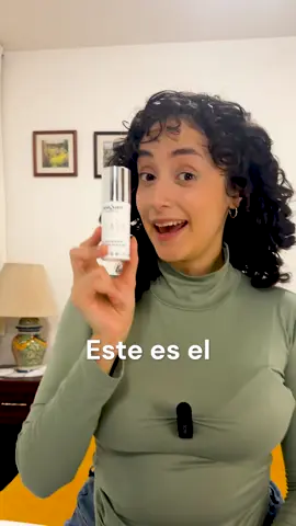 ¿Mirada cansada? 👁️✨ Dale a tus ojos el lujo que necesitan con el Contorno de Ojos Caviar Lumière. Una rutina rápida para una mirada fresca y lista: Ingredientes Top: Extracto de caviar, ácido hialurónico y elastina para una hidratación profunda. Adiós Bolsas: Reduce visiblemente bolsas y arrugas gracias a su fórmula intensiva. Textura Ligera: Se absorbe al instante sin dejar sensación pegajosa. Resultados Pro: Parte de una línea completa de caviar diseñada para revitalizar tu piel. Fresco, ligero y súper hidratante. El complemento ideal para tu rutina diaria. 🧖‍♀️💎 🔗 ¡Consigue tu mirada Caviar Lumière aquí! #SkincareMexico #ContornoDeOjos #CaviarLumiere #PostQuamMexico #MiradaDescansada #GlowUpMexico #BellezaProfesional #BeautyHacks