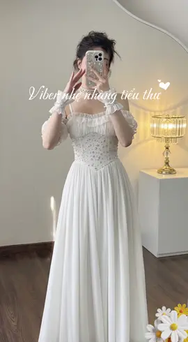 Nếu đời này không rực rỡ thì mình mặc ẻm đi thanh xuân có mấy lần , trời ơi mặc ẻm xong chỉ muốn đi tìm lại nyc kaka#vayxinh #thoitrangnu #viralvideo  #vaythietke #xuhuong 