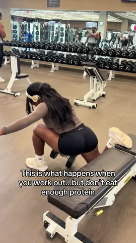 you’re showing up to your workouts… you’re staying consistent… but your body isn’t changing like you expected.  this is what happens when you don’t eat enough protein.  your body literally doesn’t have what it needs to build so instead of getting that toned, sculpted look…you feel stuck. sore all the time low energy always hungry doing everything “right” but not seeing results the problem isn’t always your workouts…it’s how you’re supporting them if you actually want to fix it: → hit your protein consistently (not just when you remember) → build meals around it → stop under-eating and expecting growth when your training & nutrition align…that’s when your body actually starts to change 👀 this is exactly what i guide you through inside my fitness app.  no more guessing. no more restarting every week. workouts & meal plans included for you.  link in bio to sign up!  #fyp #gym #workout #Fitness #glutes 