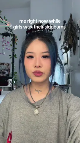 giving shark tale out here #filipina #grwm #sideburns #hair #fyp 