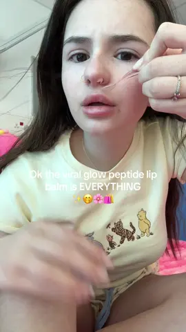 I’m obsessed!! My lips are super duper juice✨🛍️🌸 #tiktokmademebuylt #dealdrops #peptide #lipbalm #peptideliptreatment 