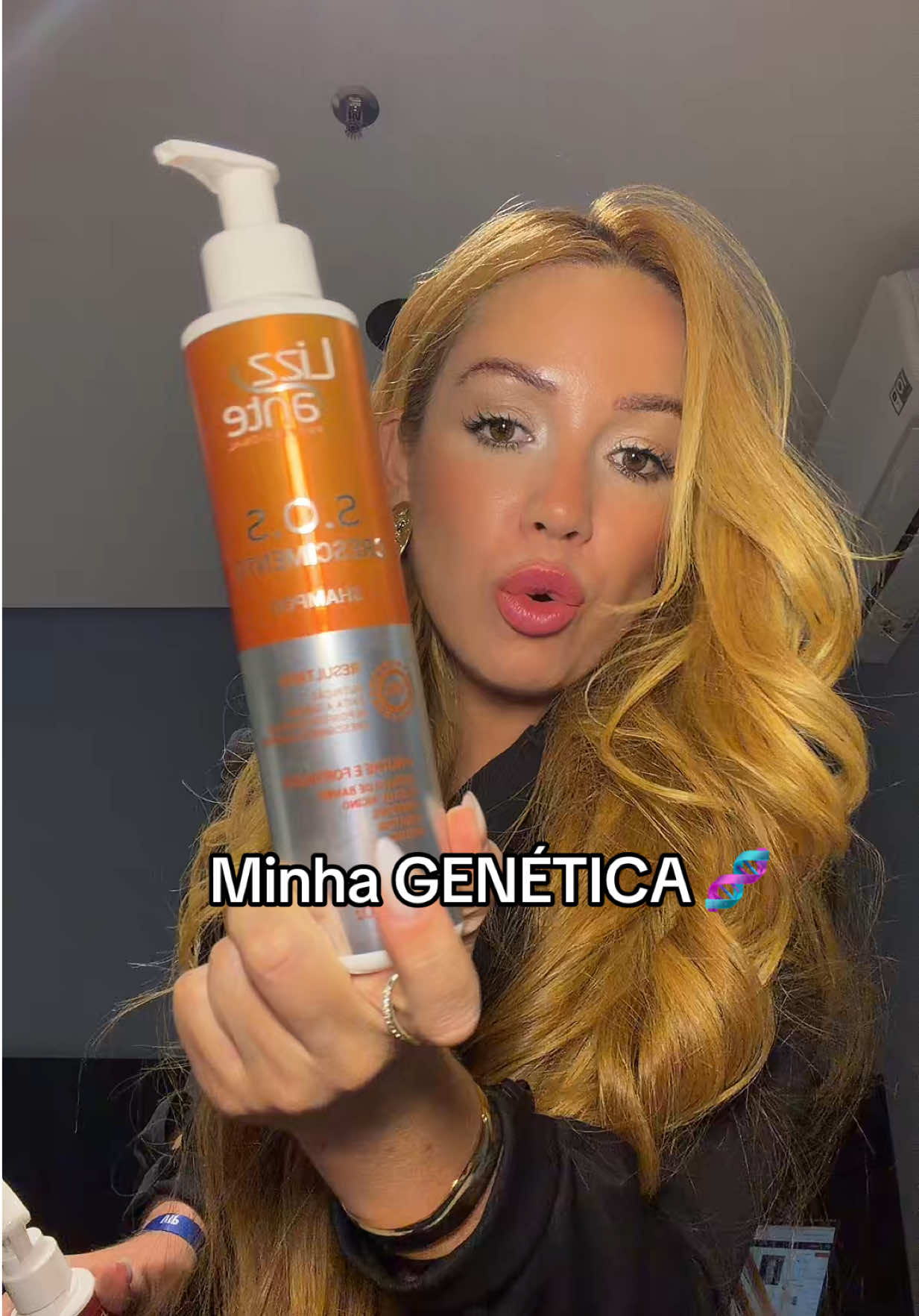 O que passar no cabelo para ele crescer e não ter queda capilar ? 