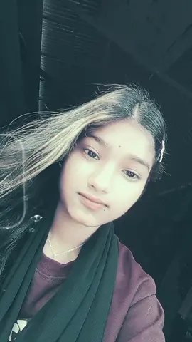 ওই রূত্রকোনাতে একটা পরী দেখছি রে 🥰