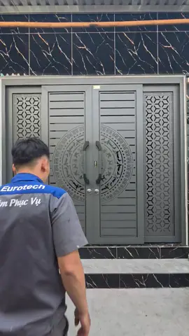 👉👉👉CỬA TRƯỢT QUAY EUROTECH – GIẢI PHÁP TIỆN LỢI CHO NHÀ PHỐ 💥 ✨ Hoàn thiện lắp đặt 2 bộ cửa trượt quay Eurotech cho anh Phúc - Q7 - Tp.HCM ✨ Kích thước : - Bộ cửa chính : R2610 x C2315                              - Bộ cửa CNC : R2620 x C2385 ✅ Vừa trượt, vừa quay linh hoạt ✅ Tiết kiệm diện tích – không lo vướng xe ✅ Thiết kế chắc chắn, thẩm mỹ cao ✅ Phù hợp nhà phố, hẻm nhỏ, mặt tiền hẹp 📐 Nhận đo – thiết kế – thi công theo kích thước thực tế ☎️0569 389 668 Liên hệ ngay để được tư vấn và báo giá ạ #cuatruotquayeurotech  #cuatruotquay4canh  #cuatruotquayheneproi  #cuatruotquayhehoanggia #cuatruotnganphongslim 