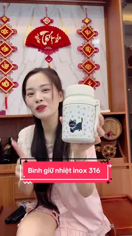 Chiếc bình đẹp từ kiểu dáng đến chất lượng, nhận hàng ko có điểm chê luôn các bà ơi.  #binhgiunhietinox316  #binhgiunhiet #binhgiunhietinox  #binhgiunhiet800ml #binhgiunhietcaocap