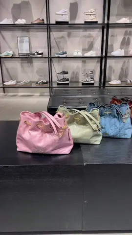 🔥 Coach Viral Evelyn Tote — Full Color Collection 🌈#coachella #coachbag #bagged #handbags #evelyn 
