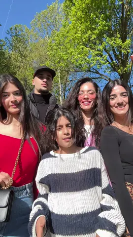 Eure Lieblings Familie 🫶  #familia #loveyou #lustig #kurdishfamily #familyy @dilan_durgun @moms.ladylife @Ferris💎  