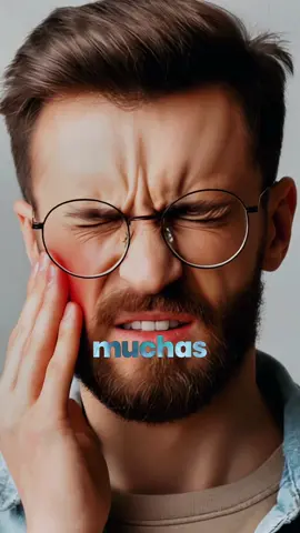 El bruxismo no es solo apretar los dientes por la noche⬇️ Muchas veces es la señal de un cuerpo que vive en tensión incluso mientras duerme. Estrés, mala respiración, dormir con la boca abierta o un sistema nervioso acelerado pueden estar detrás del problema. Si te levantas con: 👉 tensión en mandíbula 👉 dolor de cabeza 👉 cuello cargado 👉 sueño poco reparador Tu cuerpo puede estar hablándote. Mis recomendaciones para empezar a mejorarlo: ✅ Respira por la nariz durante el día y la noche ✅ Trabaja respiraciones lentas antes de dormir ✅ Relaja mandíbula, lengua y cuello antes de acostarte Dormir mejor no siempre empieza en la cama, muchas veces empieza en cómo respiras. 👉🏻 Compártelo con alguien al que sabes que le va a ayudar. #respiracion #bienestar #rubensosa #bruxismo