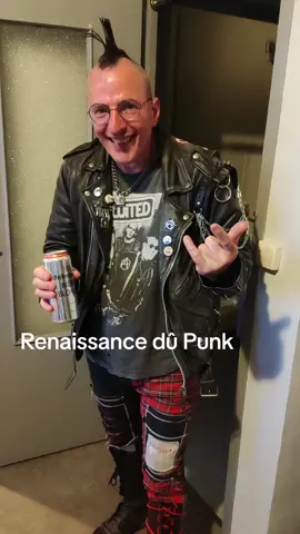 #anarchie #punk #punkette #tawa #freeparty 
