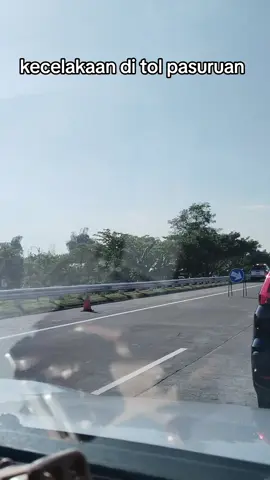 kecelakaan di tol pasuruan..  bus dengan truk Tronton..  #fyyypppppppppppppp #fypシ゚viral #2026 