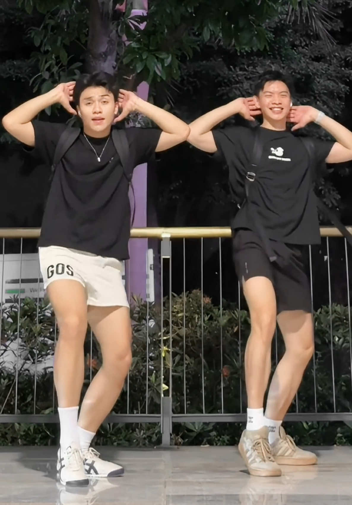 Mở Iòng vi aiii @Trần Tuấn Hưng dc: @BATMAN HƯỚNG NỘI 😈 