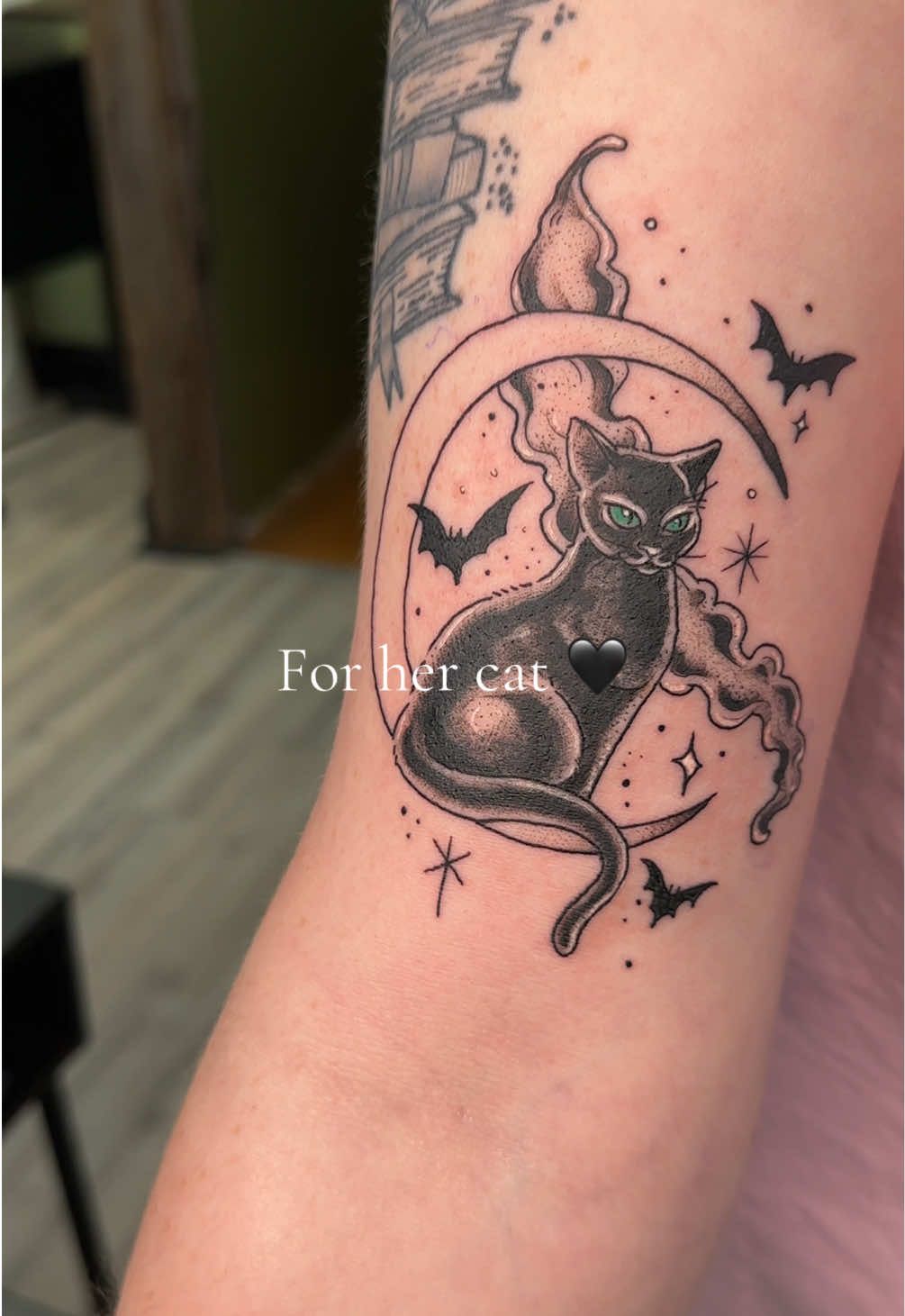 Black Cat 🐈‍⬛🖤 #tattoo #witchytattoo #fineline #tattooartist #femaletattooartist 