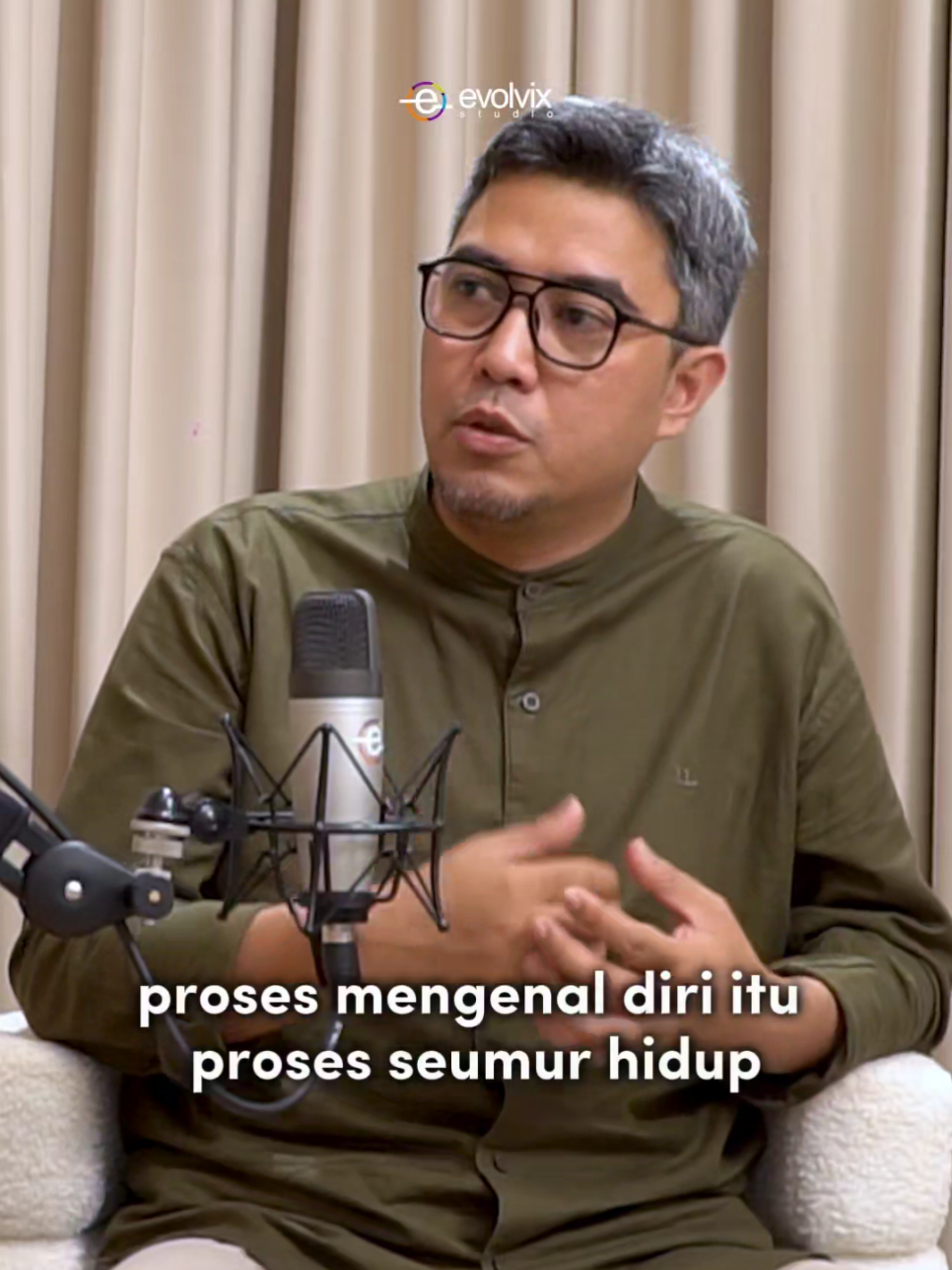 BAKAT ITU BUKAN SKILL Krisis identitas. Saya siapa? Saya mau apa? Saya mau kemana? Banyak orang yang bilang 
