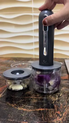 Blender chopper baby ni boleh kisar banyak bahan masak dalam satu masa. Jimat masa memasak kita #chopper #blender #chopperblender #hanriver #chopperblendermurah 
