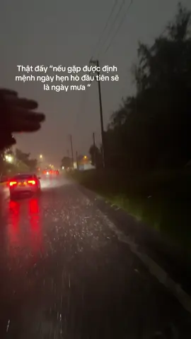 🤭 các định mệnh đâu hết rồi . Bởi vì tôi lần nào đi xe nhà cũng mưa