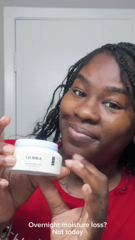 I’m in love with kbeauty! I’ve been finding the perfect products to keep my skin moisturized throughout the night that even give me a dewy glow when i wake up.  @OHMIA @4AM Marketing – Saebyeok Naesi #kskincare #koreanskincare #kbeauty #healthyskin #ohmia