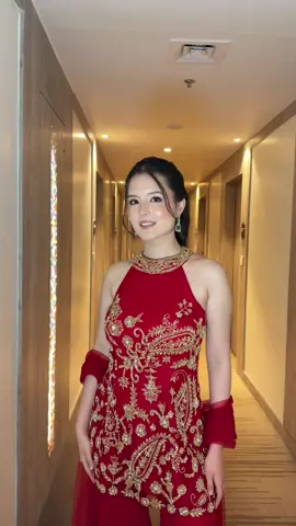 Serving 90’s  In frame @_soniy@  #traditional #ethnicwear #royal #traditional #tiktok 