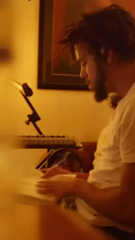 jcole's audio hug to summer walker #jcole #summerwalker #onthisday #viewsproblem #jcoletok🔥🔥 #jcolethefalloff #millionviews
