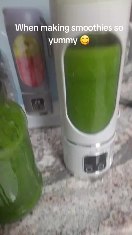Portable Mini Blender is a Game Changer✨️ #miniblender #smoothies #tiktokmademebuyit #tiktokshop 