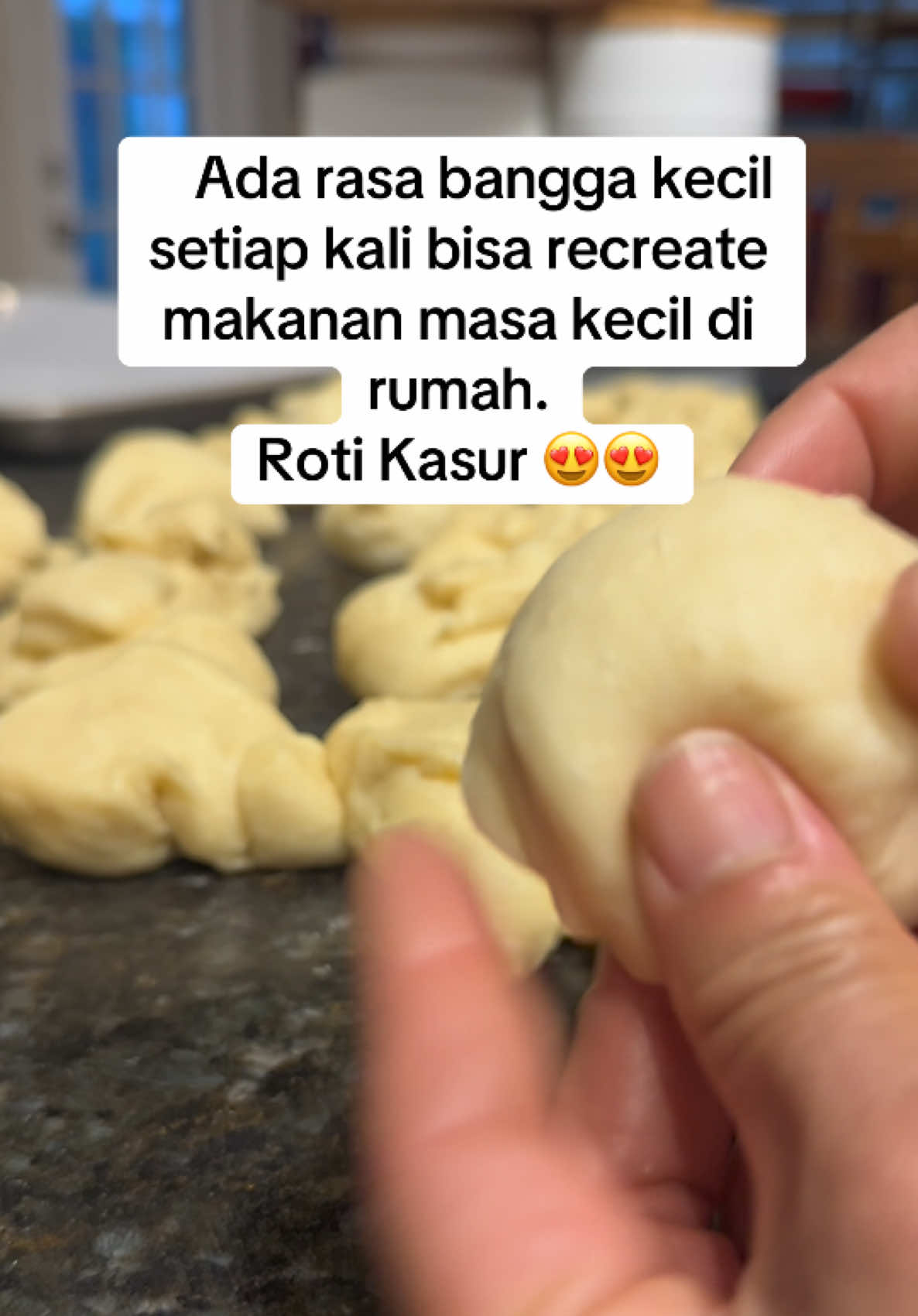 Makanan apa yang kamu sekarang lebih suka bikin sendiri daripada beli? #tinggaldiluarnegeri #tinggaldiamerika #irt #rotikasur #homemade 
