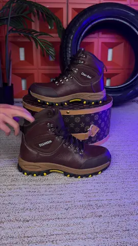 I've never seen a pair of steel toes like these #steeltoeshoes #steeltoe #steeltoes #safetyshoes #workshoes 