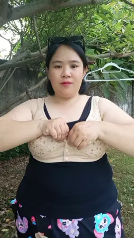 ê mấy chị ơi mặc lên nhìn cũng gọn lắm á, áo có đủ size chị em cứ lấy đúng size của chị em nhé. à giá của em áo này tốt lắm các chị ơi#aolot #kenhcualoann 