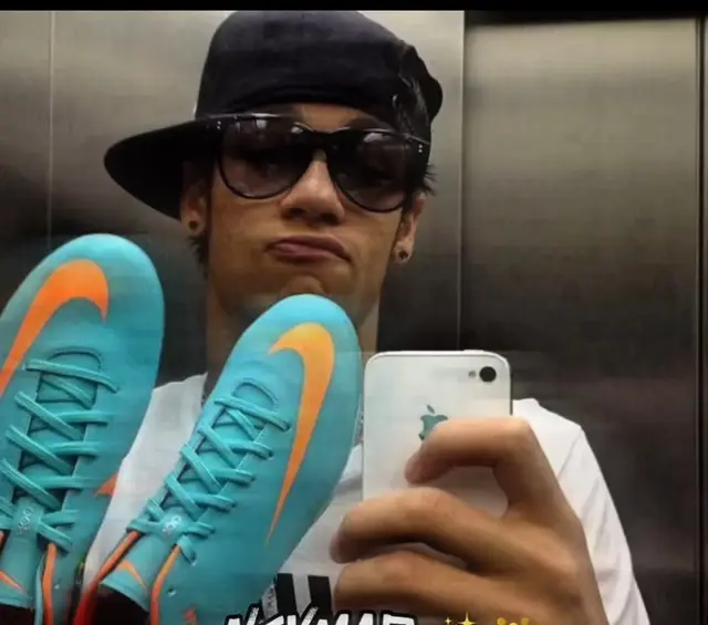 #fyp#neymar#sepatubola#mirorselfie 🇧🇷🇧🇷