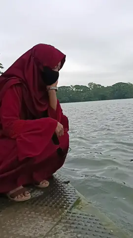 পানি উড়িচ্ছে আমি দেকিচ্ছি