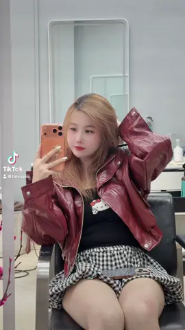Lễ thích thật người ta được đi chơi , bé được ỏ nhà 🙈