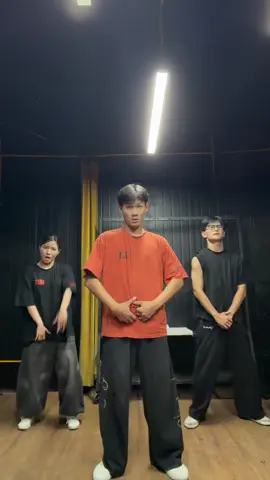Dậy mà đi nào các đồng chí @mitienca @artiz (Dc:@SpaceX Dance Group) #dancechallenge #spacexdancegroup #30thang4 #fyp #nguoiviet 