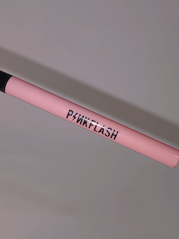 waterproof ✔️ smudge proof ✔️ kahit magswimming ka all day hindi mabubura eyeliner mo! 💋 #pinkflash #waterproofeyeliner  #longwearmakeup  #makeup 