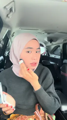 mandi hujan pun tak rosak makeup ek 