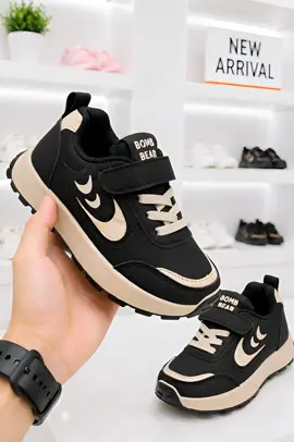 👟 BOMB BEAR BLACK EDITION 👟 Simple tapi tetap standout! 🖤 Sepatu anak dengan kombinasi warna hitam & cream yang bikin look makin keren tanpa ribet 😎 Dipakai sekolah oke, jalan-jalan makin pede! 💥 ✨ Detail unggulan: ✔️ Desain sporty & modern ✔️ Velcro + tali (praktis & kuat) ✔️ Sol empuk & anti slip #bombbear #sepatubombbear #sepatuanak #gajiansale #promoguncang55 