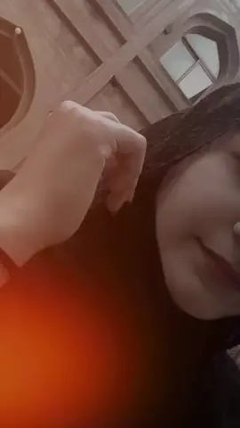 مجھے اپنے جیسے لوگ پسند ہیں خاموش، سادہ،تنہا،وفادار، اور رحم دل ❤️🙃🦋🥀