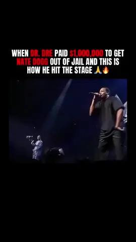 Dr. Dre celebrates his 61st birthday—a founding member of N.W.A, a key architect of gangsta rap, pioneer of G-funk, and a true West Coast legend. He also played a major role in shaping the career of Eminem, one of the most commercially successful rappers of all time. In this clip, you see a moment from the 2000 Up in Smoke Tour when Nate Dogg was behind bars. Dre didn’t leave him out-he reportedly paid $1 million for his bail so he could be part of the show. When Nate Dogg unexpectedly stepped on stage, the crowd erupted, turning it into an unforgettable moment in hip-hop history.
