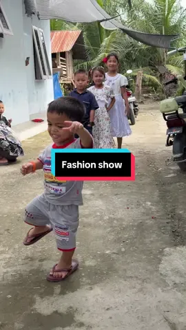 Ini sih juara satu 🥇😅 #fyp #fashionshow 