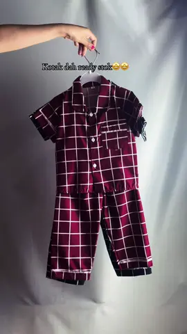 Kotak kotak pon dah ada tau sis🥰🥰#bajumurah #fypシ゚ #pyjamas #bajutiduranak #fyppppppppppppppppppppppp 