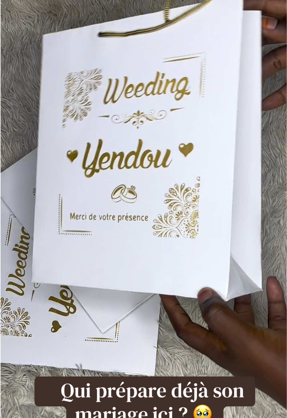 Le luxe se cache dans les petits détails ✨ Vous offririez ce sachet à vos invités ?  Venez commander vos sachets personnalisés !!!! #sachetpersonalisé #conceptiongraphique #sachetmariage #bapteme
