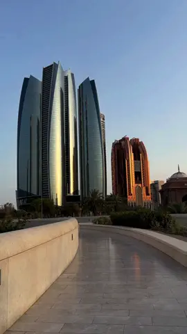 حبكم وسط الحشى سادِي💙#fypagetiktok #unitedarabemirates🇦🇪 #fipシviral #ابوظبي #abudhabi 