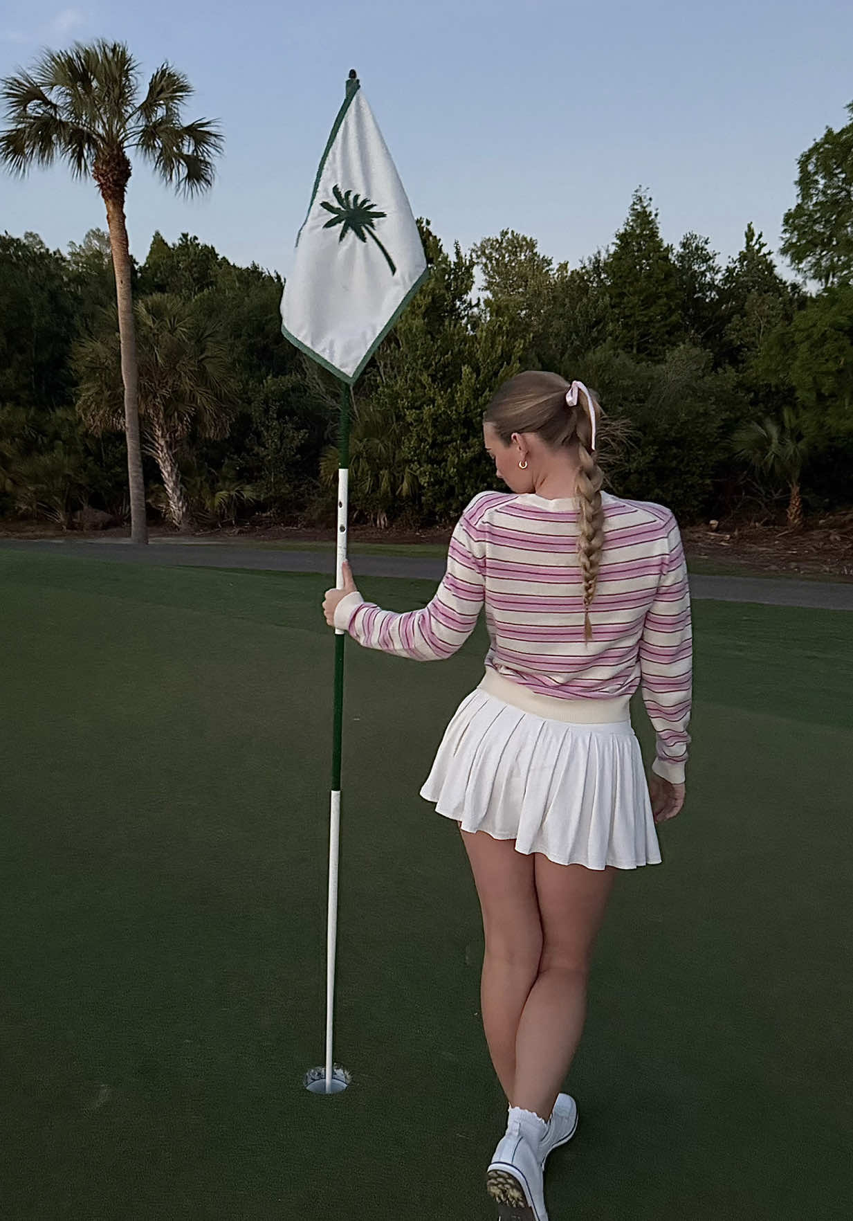 play this par 4 with me from the tips 💓⛳️ #golf #golftiktok #golfoutfit 