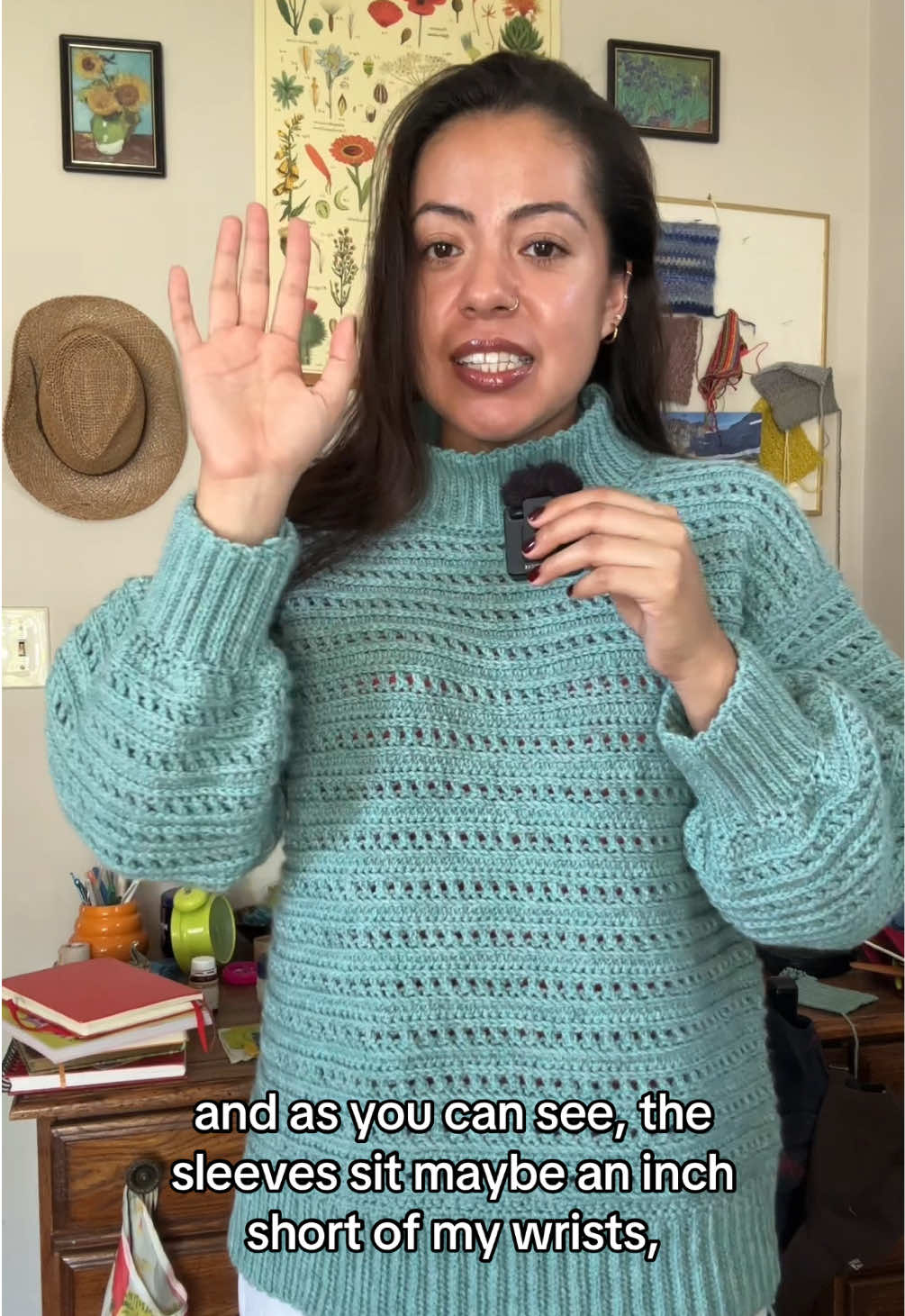 A quick run-through of how I block my pieces! Can you see a difference in the post-blocked length of the sleeves? . Pattern: my own unnamed sweater design (will be looking for testers soon) . Yarn: Kelbourne Woolens Scout in Sky Heather (kindly provided for this design) ____________ #cosmaudi #crochetsweater #crochetjumper #crochetblocking #kelbournewoolens