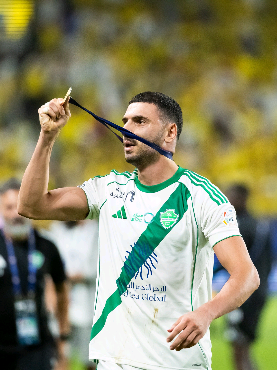 ديميرال دفع ثمن 