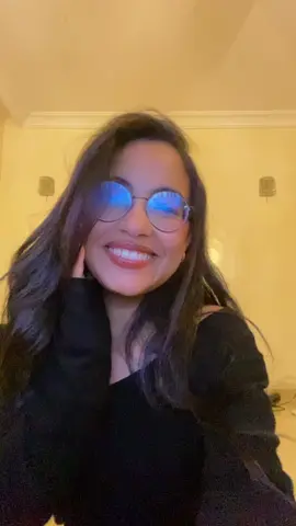 “و كفاية هعيش و هموت معاك ..❤️