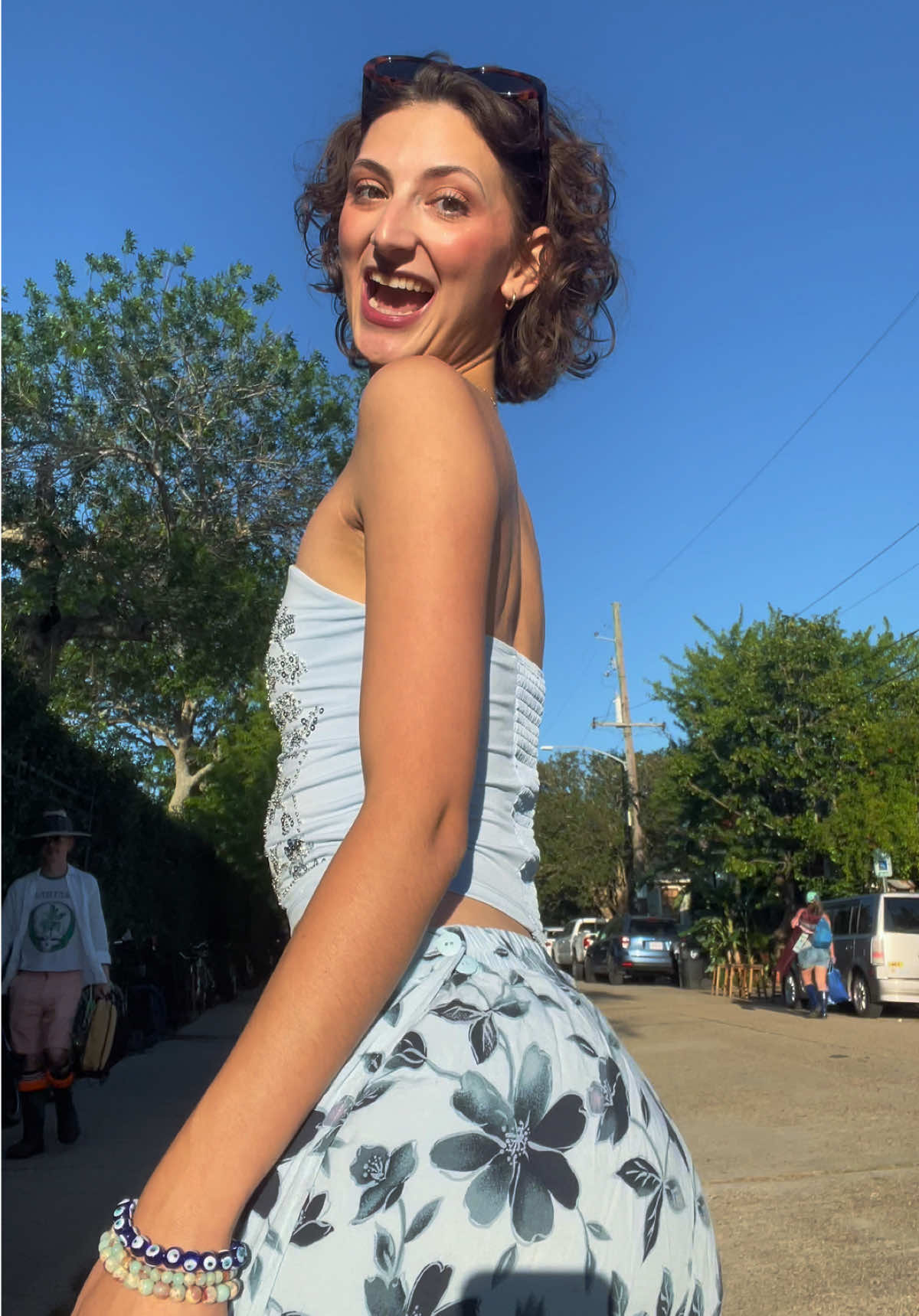 JAZZ FEST SOLD OUT! but got to hear some wonderful music through the fence & bc I didn’t buy a ticket I got to ball out on the street performers instead!🤑 #jazzfest #fitcheck #neworleans 