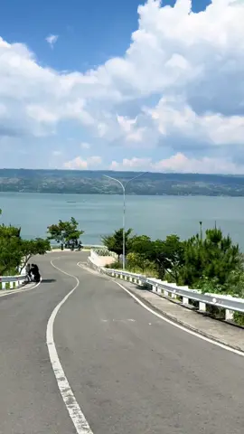 Danau Toba Sebagus Ini Kalian Masihh Di Rumah Aja??? #danautoba #samosir #bukitsibeabea #sibeabea #fyp