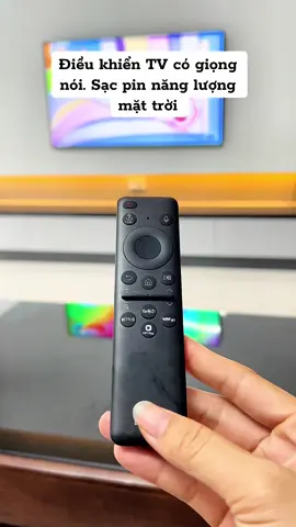 Điều khiển TV có giọng nói. Sạc pin năng lượng mặt trời #dieukhientuxa #dieukhientivi #xuhuong 