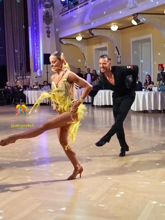 #sintonisdoteucorpo #conexao #bailar #dancechallenge #coreografia 