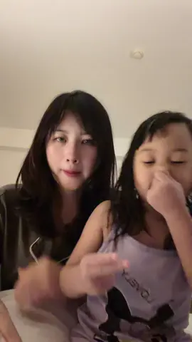 Capee tahan napasss